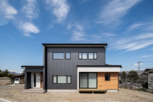 多趣味なオーナーさんがこだわって造ったクールモダンなおうち