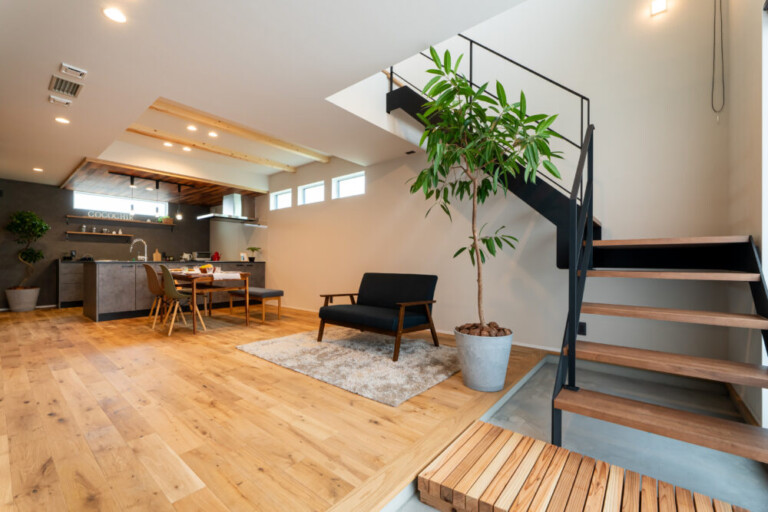 多子世帯　ワクワクの土間とリビングがつながるおうち