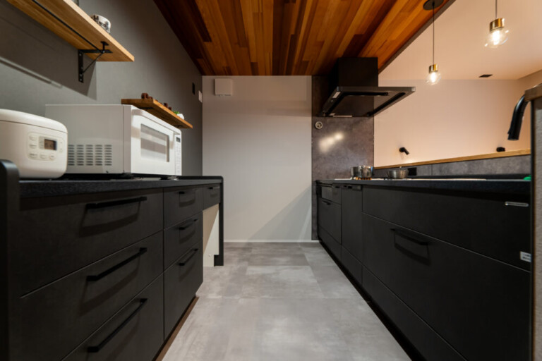 インダストリアルでちょっとシブめなイケメンでモノトーンのおうち