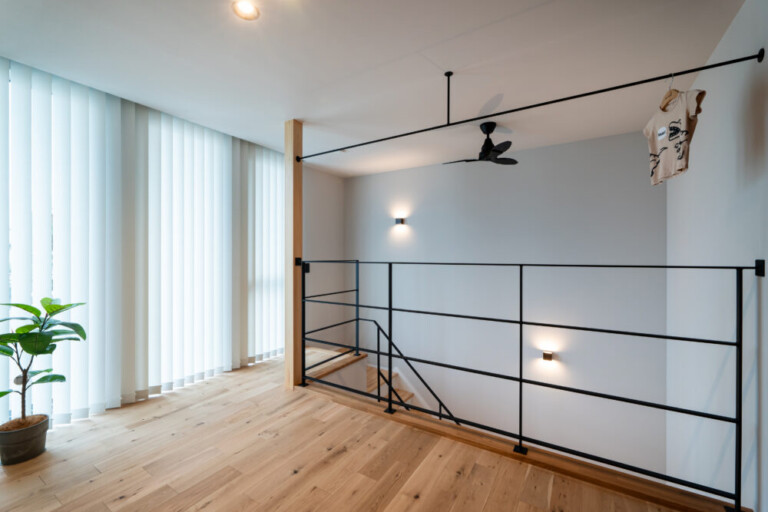 インダストリアルでちょっとシブめなイケメンでモノトーンのおうち