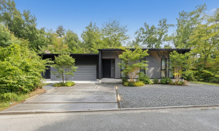 安曇野移住・田舎暮らしを楽しむ平屋のガレージハウス