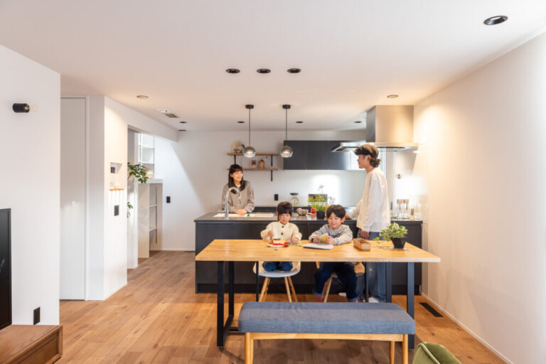 「注文住宅より間違いない。住まい手さんとプロが考え抜いた『子育て家族の100点満点』企画住宅」