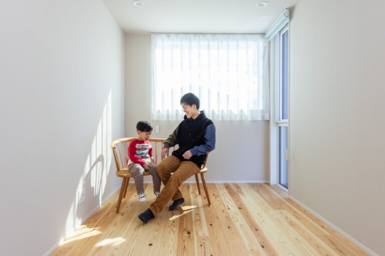 松本市で30代子育て世代が建てるセミオーダー住宅|吹抜けが繋ぐ家族の時間と、暮らしを整える家事動線